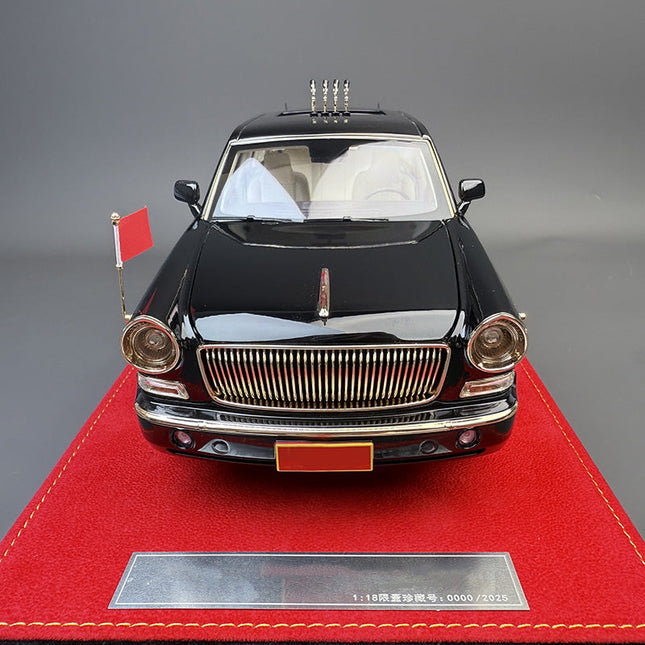 Hongqi Classic Sedan Black 1:18 Diecast Model Car - studio product photo of the scale model