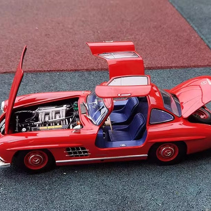 Minichamps Mercedes-Benz 300SL W198 1954 Gullwing 1:18 Diecast Model Car - detailed die-cast style model