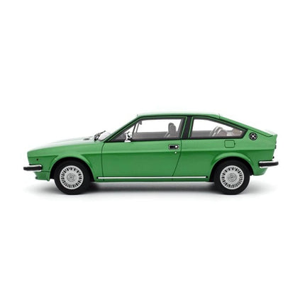 Otto Alfa Romeo Green 1:18 Resin Model Car - detailed die-cast style model