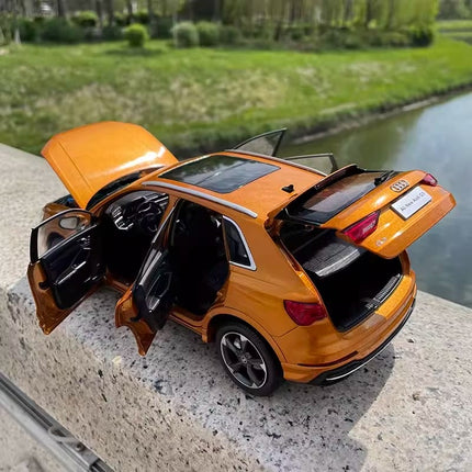 YX Car Model Audi Q3 2019 Blue Openable 1:18 Diecast Model Car - scale model collectible piece