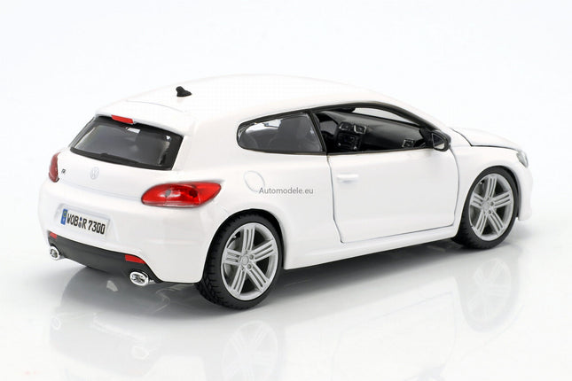 https://automodele.eu/environment/cache/images/productGfx_203434_0_0/21060Wh-Volkswagen-Scriocco-R-2009-Bburago-124.jpg