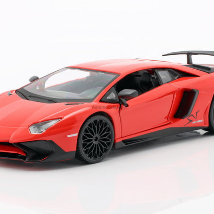 https://automodele.eu/environment/cache/images/productGfx_728586_0_0/21079-Lamborghini-Aventador-LP-750-4-SV-2015-Bburago-124.jpg