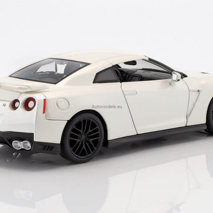 https://automodele.eu/environment/cache/images/productGfx_211516_0_0/21082Wh-Nissan-GT-R-2017-Bburago-124.jpg