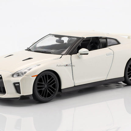 https://automodele.eu/environment/cache/images/productGfx_211515_0_0/21082Wh-Nissan-GT-R-2017-Bburago-124.jpg