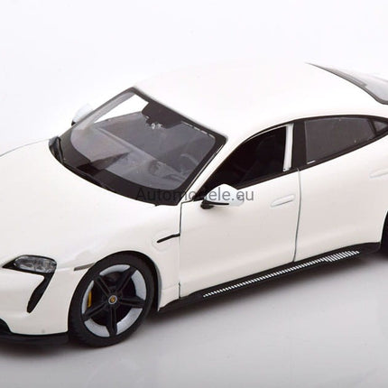 https://automodele.eu/environment/cache/images/productGfx_716335_0_0/21098-Porsche-Taycan-Turbo-S-2020-Bburago-124.jpg