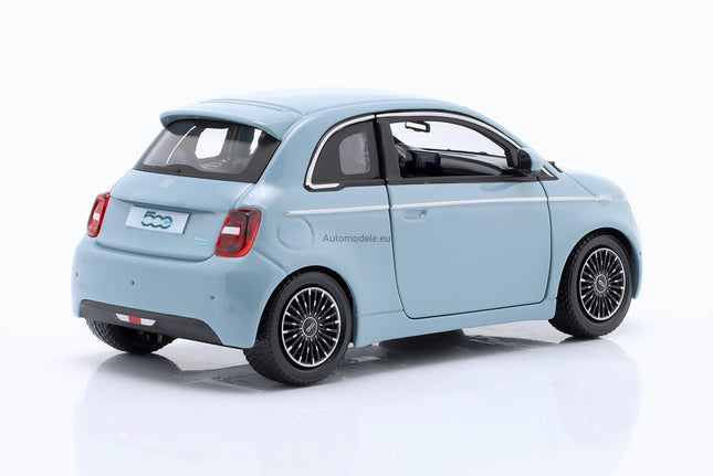 https://automodele.eu/environment/cache/images/productGfx_747658_0_0/21110Bu-Fiat-500e-2023-Light-Blue-Bburago-124.jpg