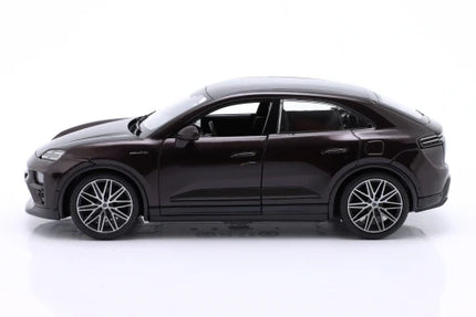 https://automodele.eu/environment/cache/images/productGfx_757574_500_500/21114Cop-Porsche-Macan-4-Turbo-Electric-2024-Bburago-124.webp