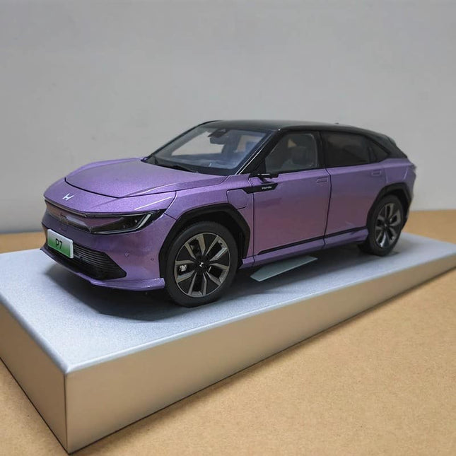 Original Factory Model GAC Honda P7 Blue 1:18 Diecast Model Car - studio product photo of the scale model