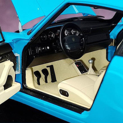 AutoArt Porsche 911 (993) Carrera 1:18 Diecast Model Car - premium scale model collectible