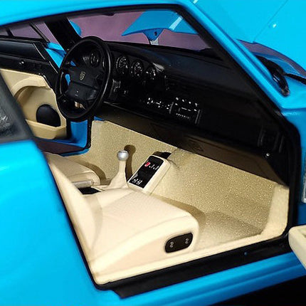 AutoArt Porsche 911 (993) Carrera 1:18 Diecast Model Car - detailed collectible replica