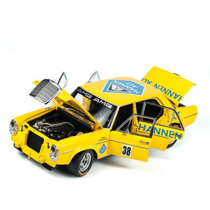 Minichamps Mercedes-Benz 300SEL 6.8 AMG 1971 1:18 Diecast Model Car - detailed die-cast style model