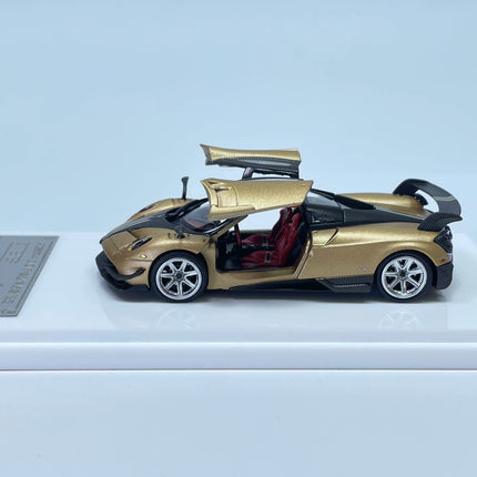 Car King HEC2026 Exhibition Limited Edition Collection Gold 1:64 Diecast Model Car - collector-grade scale model