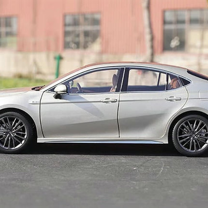 YX Car Model Toyota Camry 2024 9th Generation 1:18 Diecast Model Car - detailed collectible replica
