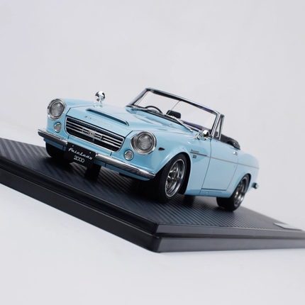 Ignition Model Fairlady 2000 SR311 Limited 1:18 Resin Model Car - collector edition scale model