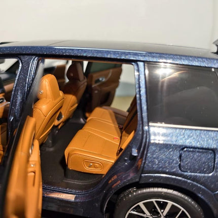 Original Factory Model OEM GAC Trumpchi S9 1:18 Diecast Model Car - studio product photo of the scale model