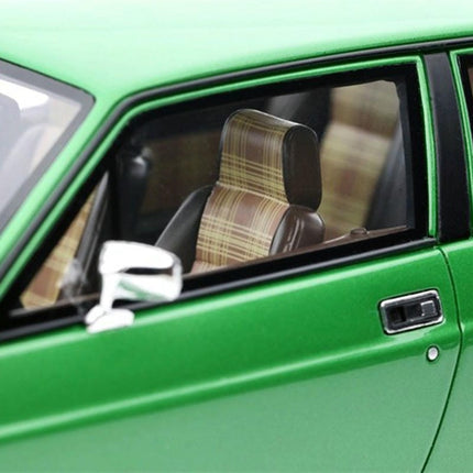 Otto Alfa Romeo Green 1:18 Resin Model Car - collector edition scale model