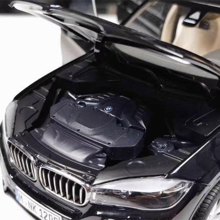 Paragon BMW X5 F15 White 1:18 Diecast Model Car - collector edition scale model