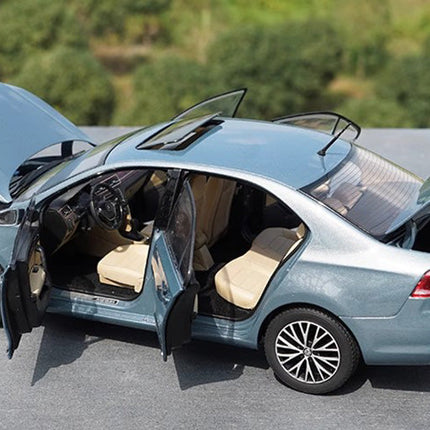 Shanghai Volkswagen Original Santana Sedan 1:18 Diecast Model Car - detailed model car replica