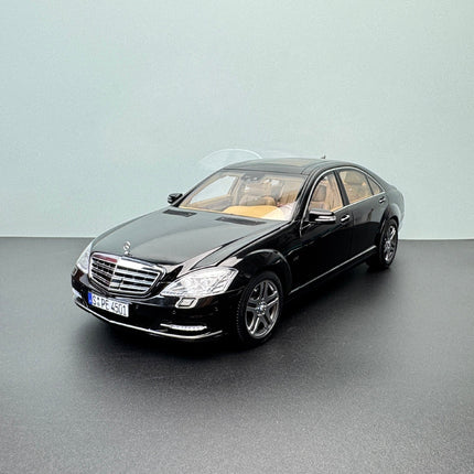 MH Mercedes-Benz S600L W221 Black 1:18 Diecast Model Car - collectible scale model car