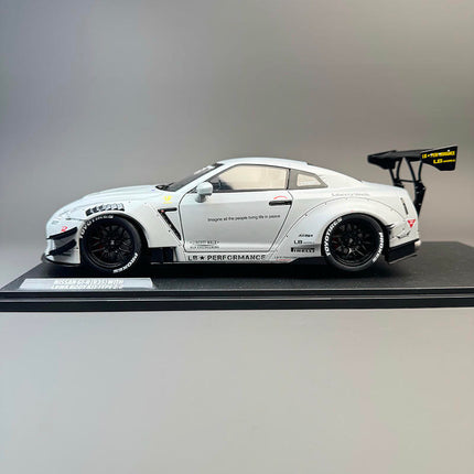 Solido Nissan GT-R R35 2010 Grey 1:18 Diecast Model Car - collectible scale model car