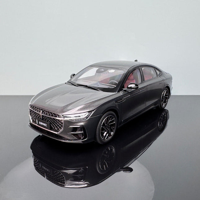 YX Car Model Changan Lincoln Z Gray 1:18 Diecast Model Car - studio product photo of the scale model