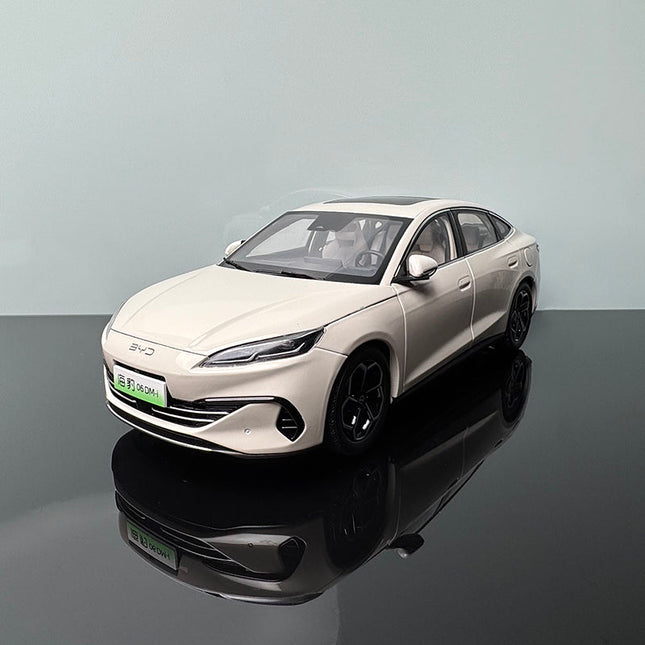 YX Car Model BYD Seal EV White 1:18 Diecast Model Car - detailed collector display model