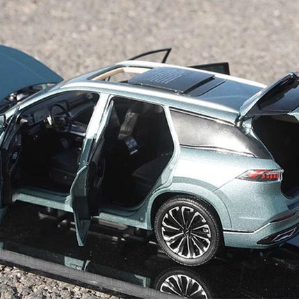 Chery Original JAECOO 8 Overseas Version SUV Olive Gray 1:18 Diecast Model Car - detailed die-cast style model