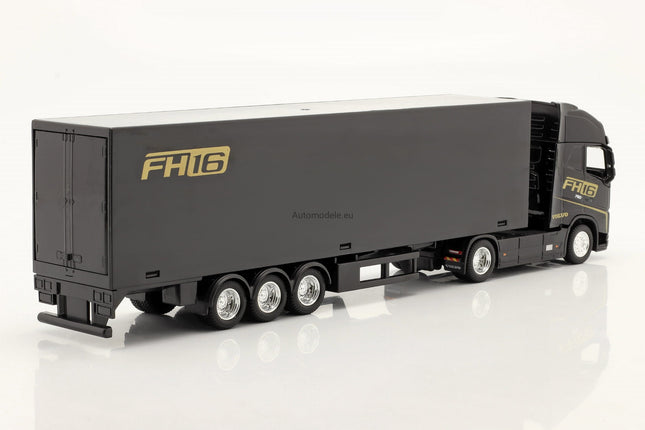 https://automodele.eu/environment/cache/images/productGfx_724937_0_0/31461F-Volvo-FH16-Globetrotter-750-XXL-Hauler--Trailer-Bburago-143.jpg