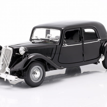 https://automodele.eu/environment/cache/images/productGfx_674583_0_0/31821-Citroen-15CV-6-CYL-1952-Maisto-118.jpg
