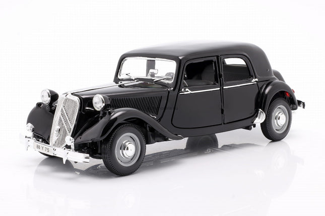 https://automodele.eu/environment/cache/images/productGfx_674583_0_0/31821-Citroen-15CV-6-CYL-1952-Maisto-118.jpg