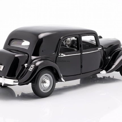 https://automodele.eu/environment/cache/images/productGfx_674584_0_0/31821Bk-Citroen-15CV-6-CYL-1952-Maisto-118.jpg
