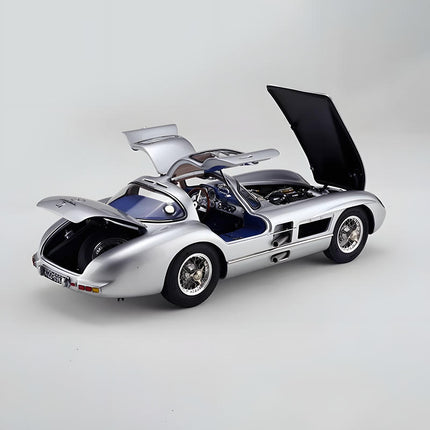 CMC Mercedes-Benz 300 SLR 1955 Uhlenhaut Coupe Silver 1:18 Diecast Model Car - collector edition scale model