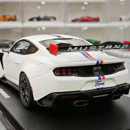 GT Spirit Ford Mustang GTD Spirit of America White GT956 1:18 Resin Model Car - detailed die-cast style model