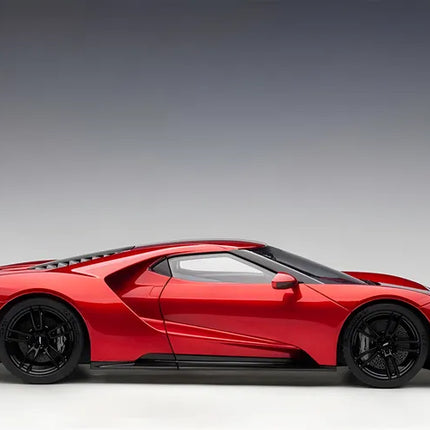 AutoArt Ford GT 2017 Red 1:18 Diecast Model Car - scale model for display