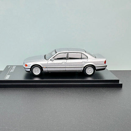 AR Box Realistic AR Box BMW E38 750iL White 1:64 Diecast Model Car - fine detailed model replica