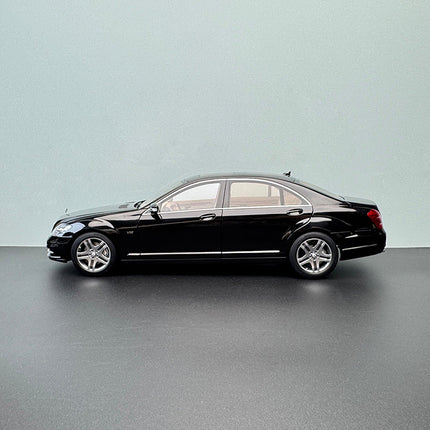 MH Mercedes-Benz S600L W221 Black 1:18 Diecast Model Car - fine detailed model replica