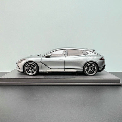 YX Car Model BYD Denza Z9 GT 1:18 Diecast Model Car - collectible scale model car
