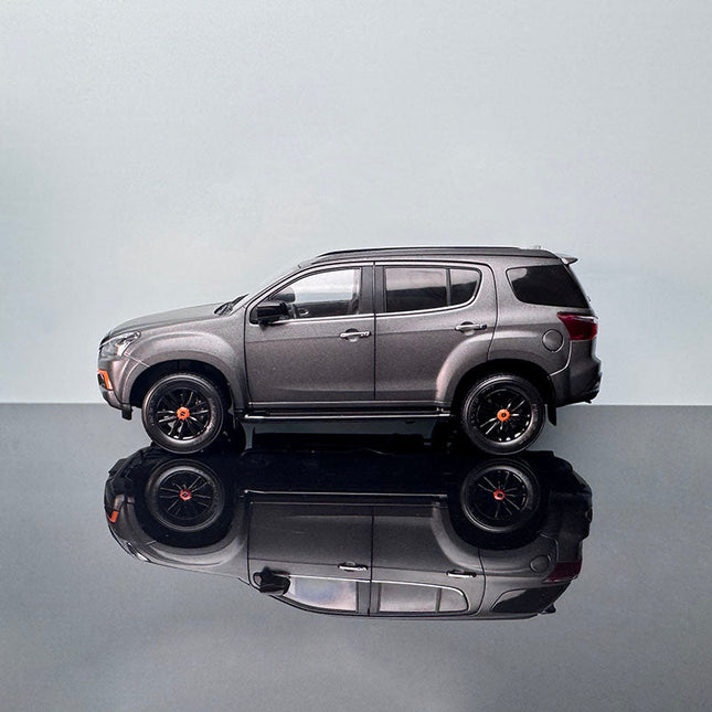 YX Car Model Isuzu MU-X Meteorite Grey 1:18 Diecast Model Car - studio product photo of the scale model