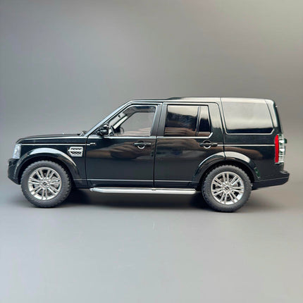 Whelart Land Rover Discovery 4 1:18 Diecast Model Car - collectible scale model car