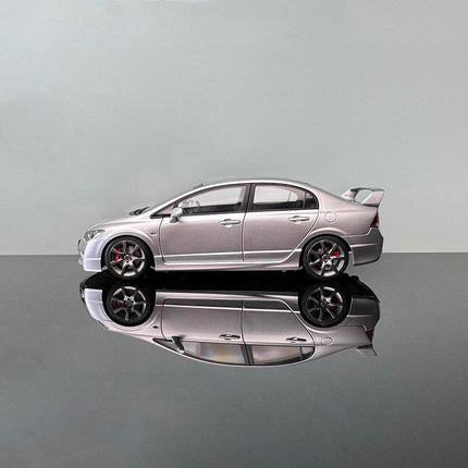 Motorhelix Honda Civic FD2 1:18 Diecast Model Car - studio product photo of the scale model