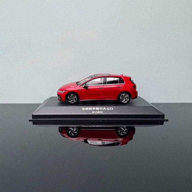 YX Car Model Volkswagen Golf V R32 2005 Red 1:43 Diecast Model Car - studio product photo of the scale model
