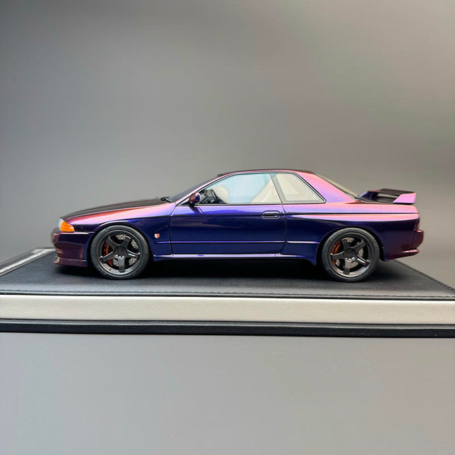 Motorhelix Nissan GT-R R32 Custom Purple 1:18 Diecast Model Car - studio product photo of the scale model