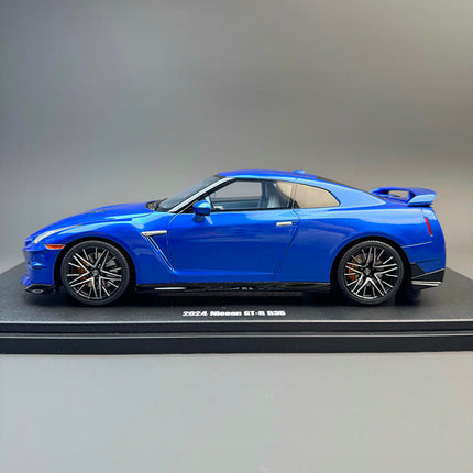 GT Spirit Nissan GT-R R35 Blue GT521 1:18 Resin Model Car - fine detailed model replica