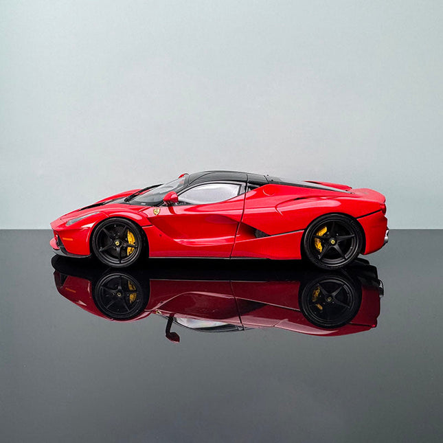 BBR Ferrari LaFerrari Rosso Corsa / Black Hood 1:18 Diecast Model Car - studio product photo of the scale model
