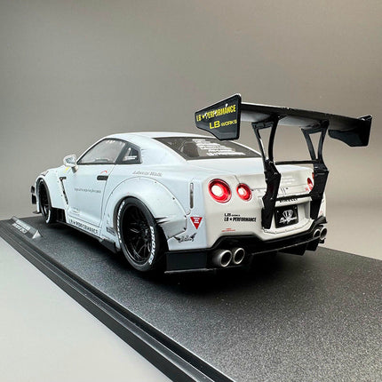 Solido Nissan GT-R R35 2010 Grey 1:18 Diecast Model Car - scale model for display