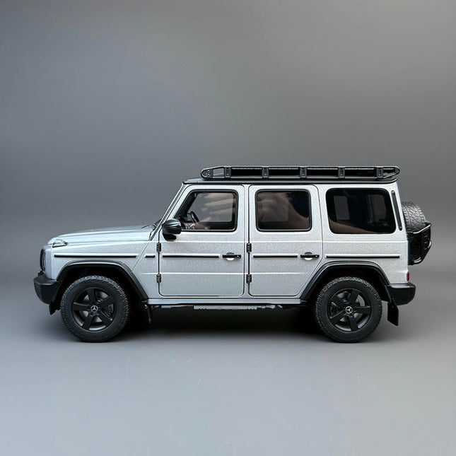 Norev Mercedes-Benz G500 4x42 1:18 Diecast Model Car - fine detailed model replica