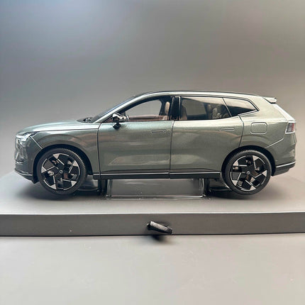 YX Car Model Volvo XC70 Opening Green 1:18 Diecast Model Car - fine detailed model replica