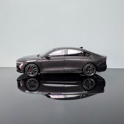 YX Car Model Changan Lincoln Z Gray 1:18 Diecast Model Car - collectible scale model car