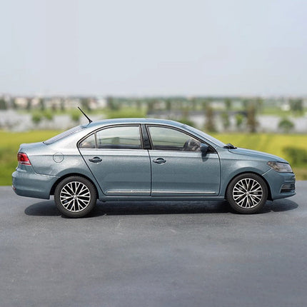 Shanghai Volkswagen Original Santana Sedan 1:18 Diecast Model Car - premium collector scale model