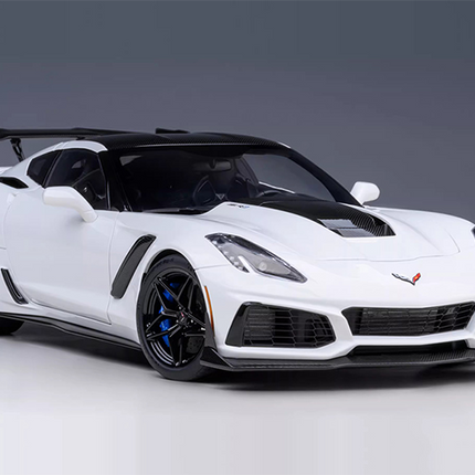 https://www.yxcarmodel.com/cdn/shop/files/42.png?v=1726106457&width=1946